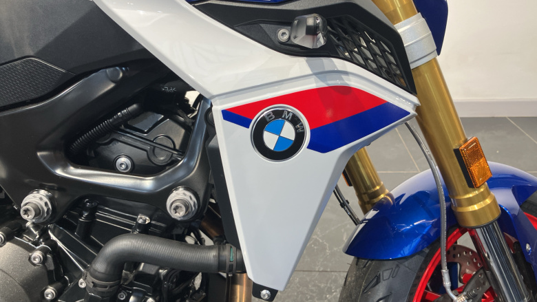 BMW F900 R (25MY)